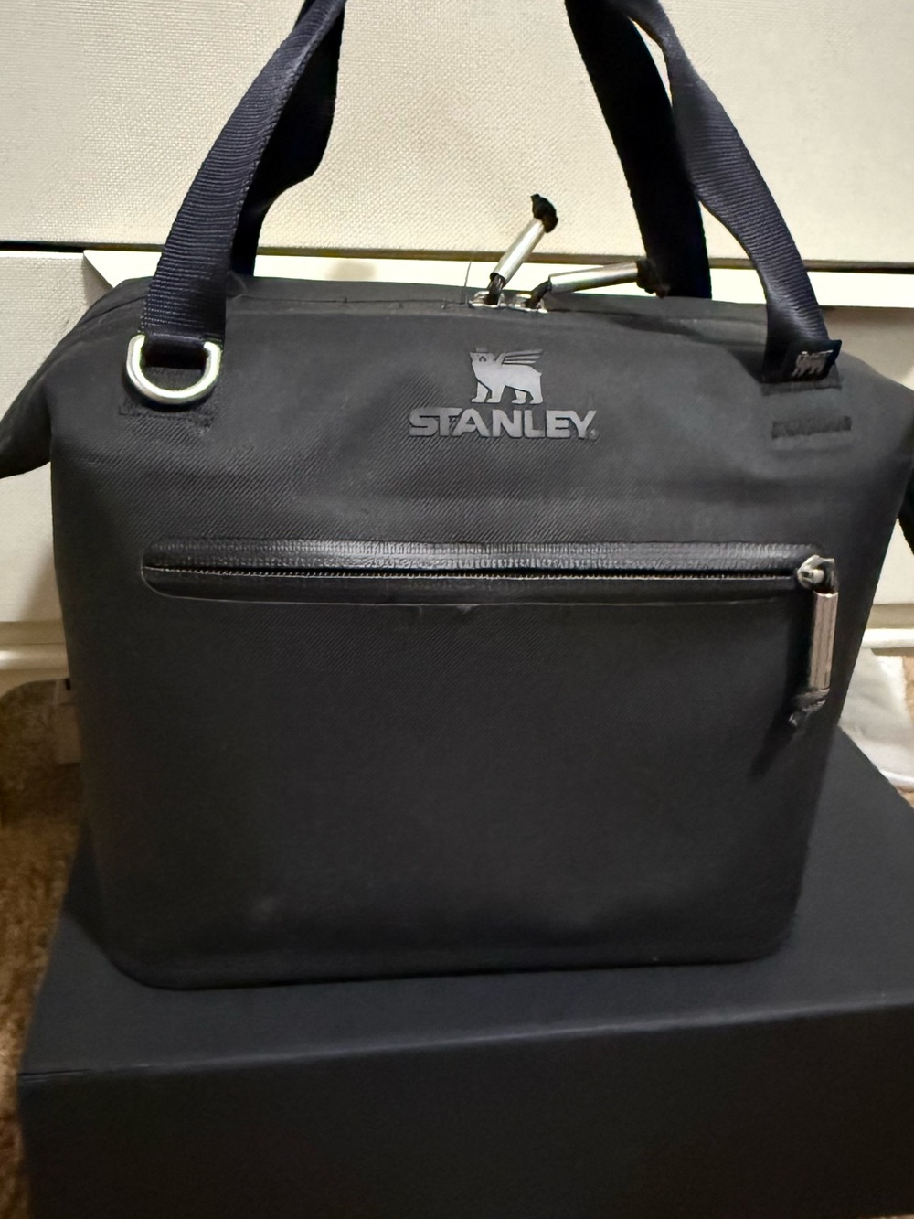 Stanley Black lunch box 12 cans